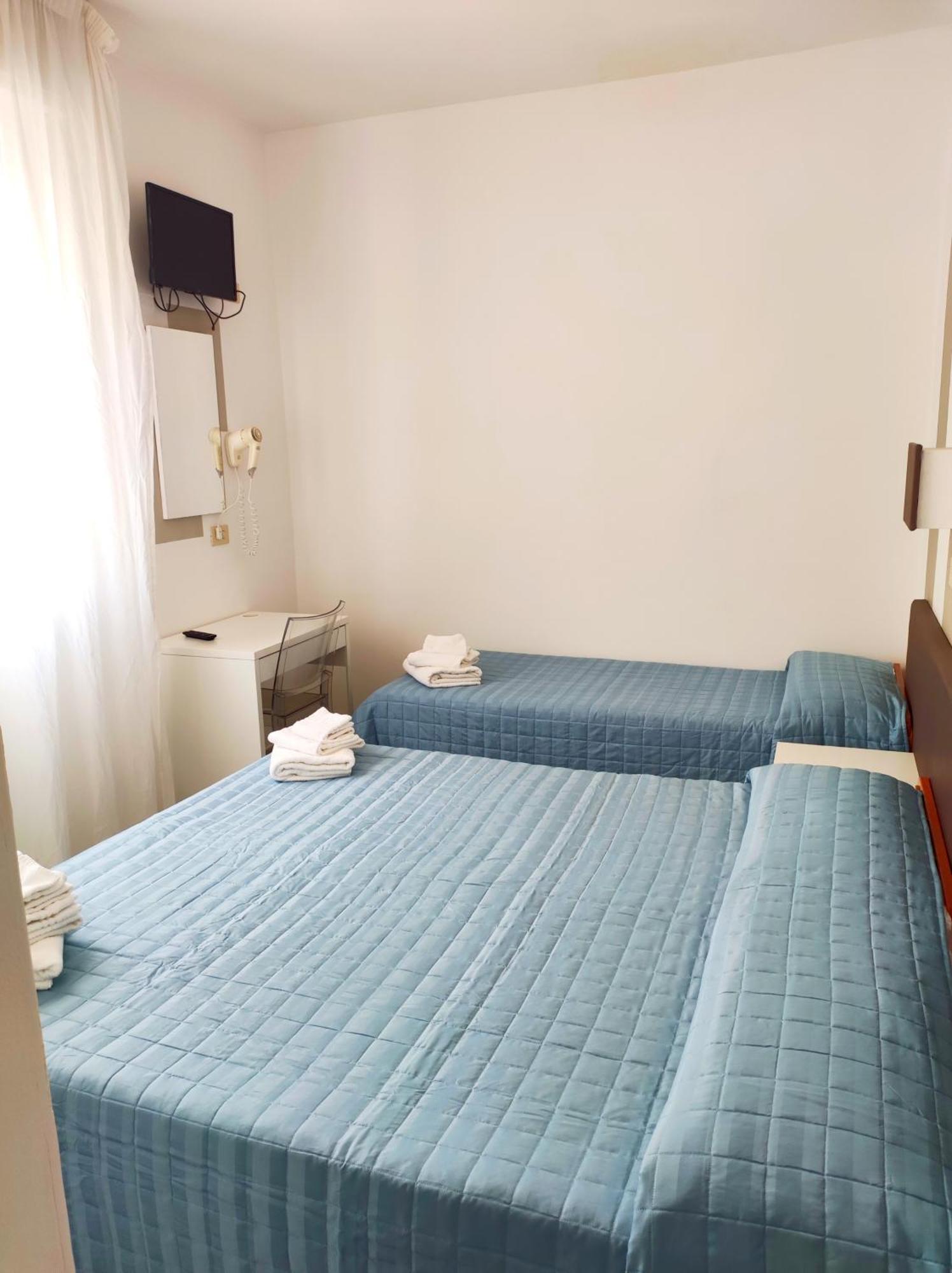 Hotel Ca Vanni Ρίμινι Δωμάτιο φωτογραφία